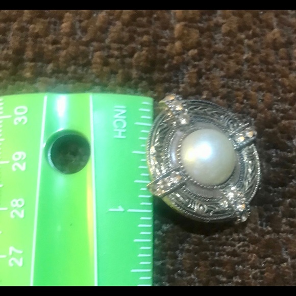 Clip Pearl Earrings Bundle of Four Pair 1” to 2” - Picture 13 of 13